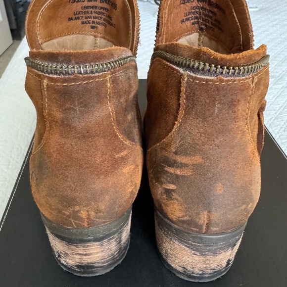Born Montoro Distressed Moto booties - Picture 8 of 10